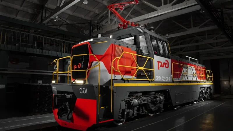 Электровоз-флагман НЭВЗа проходит испытания на путях столичных вокзалов