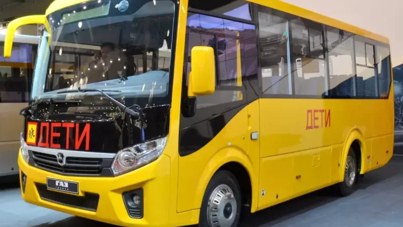 В школе №1 Семикаракорска получили новый школьный автобус