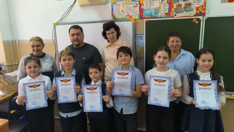 Аксайские школьники демонстрируют интеллектуальную мощь: открытый урок и шашечный турнир в школе №2