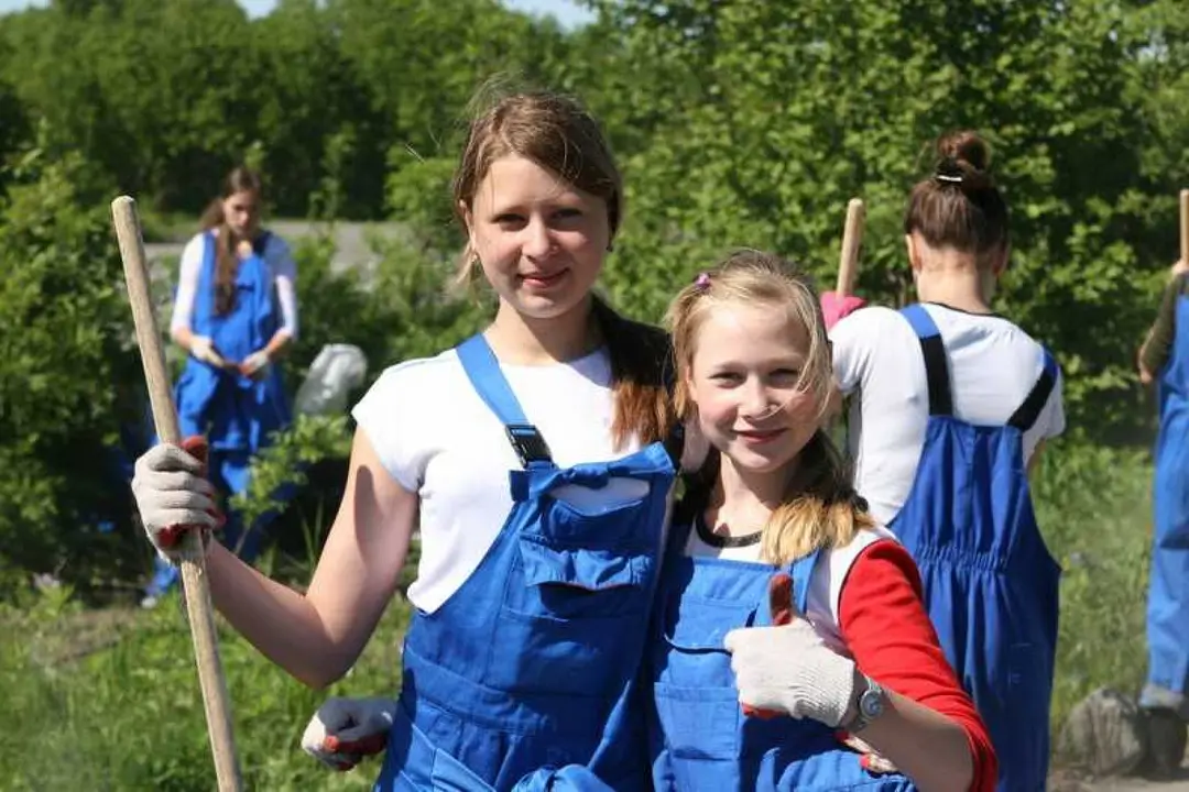 Как заработать школьнику в 2025 году: советы и рекомендации