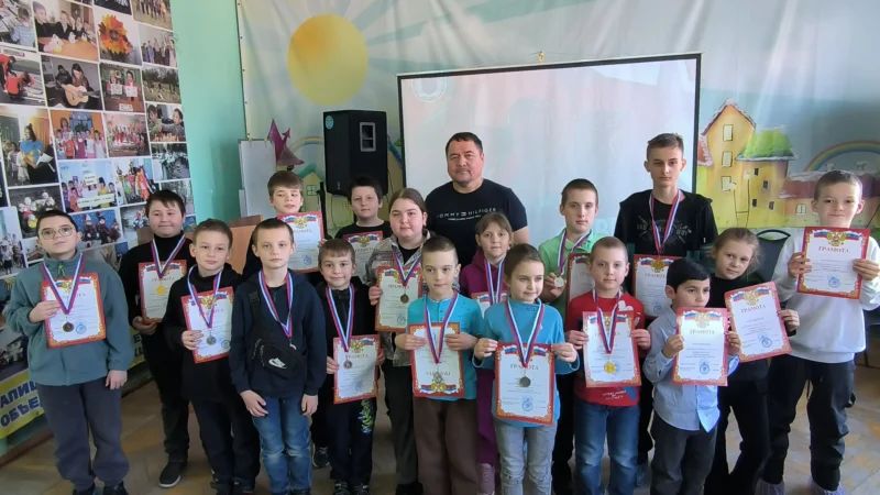 Шах и мат серости: Юные шашисты Аксайского района отметили День защитника Отечества интеллектуальными баталиями (Фоторепортаж News161.ru)