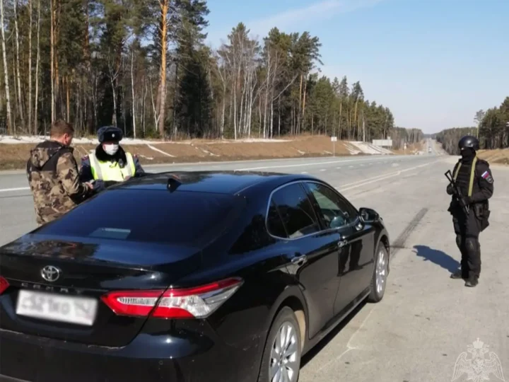 В Новочеркасске выставлены посты ДПС усиленные вооруженными бойцами ОМОНа — причины уточняются