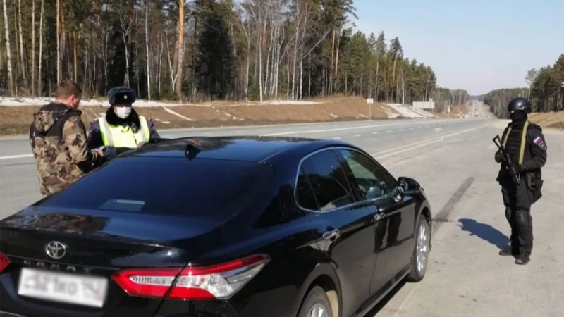 В Новочеркасске выставлены посты ДПС усиленные вооруженными бойцами ОМОНа — причины уточняются
