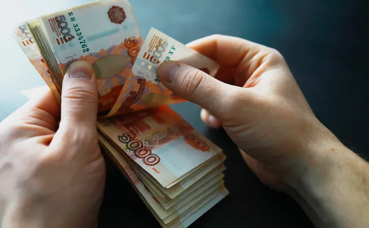 Как пенсионер из Таганрога потерял более миллиона рублей: очередная схема мошенничества с инвестициями