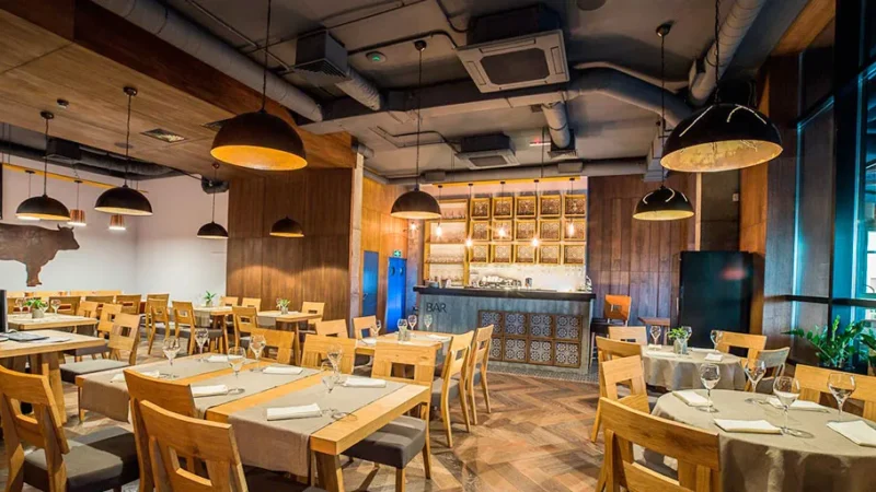 Разъяснены требования, предъявляемые к предприятиям общественного питания на первых этажах многоквартирных домов