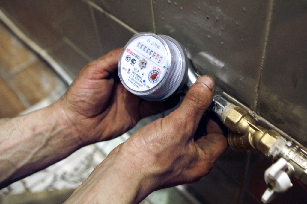 Могу ли я сам поменять счетчик на воду