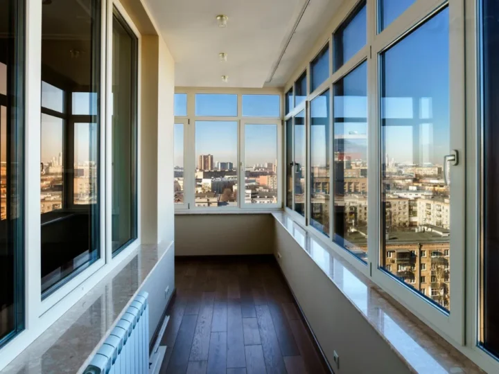 Типы и виды остекления балконов в 2026 году — какие они бывают и в чем различия