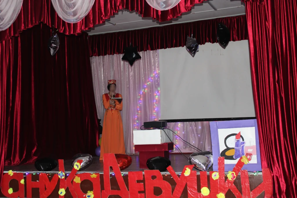 «А ну-ка, девушки!», «Розовая ленточка» и спасённый миллион: как в Ростовской области поддерживают женщин и борются с мошенниками