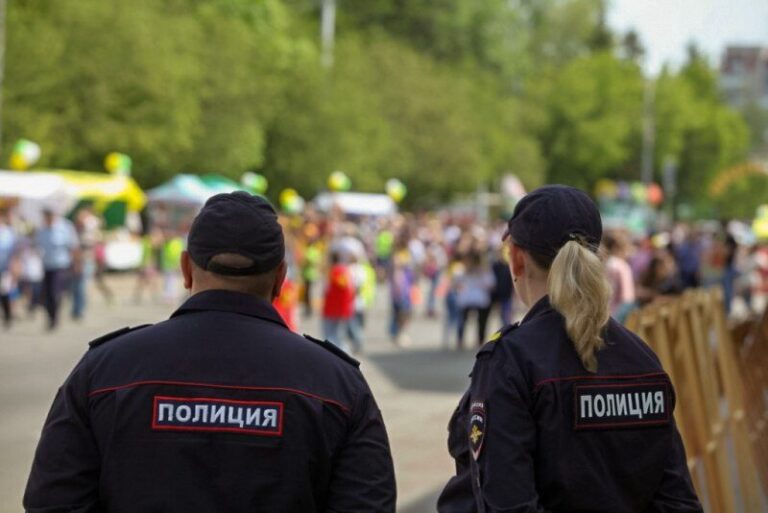 «Дропперы» и профилактика: полиция Ростовской области пресекла оборот банковских карт и провела рейд в Темернике
