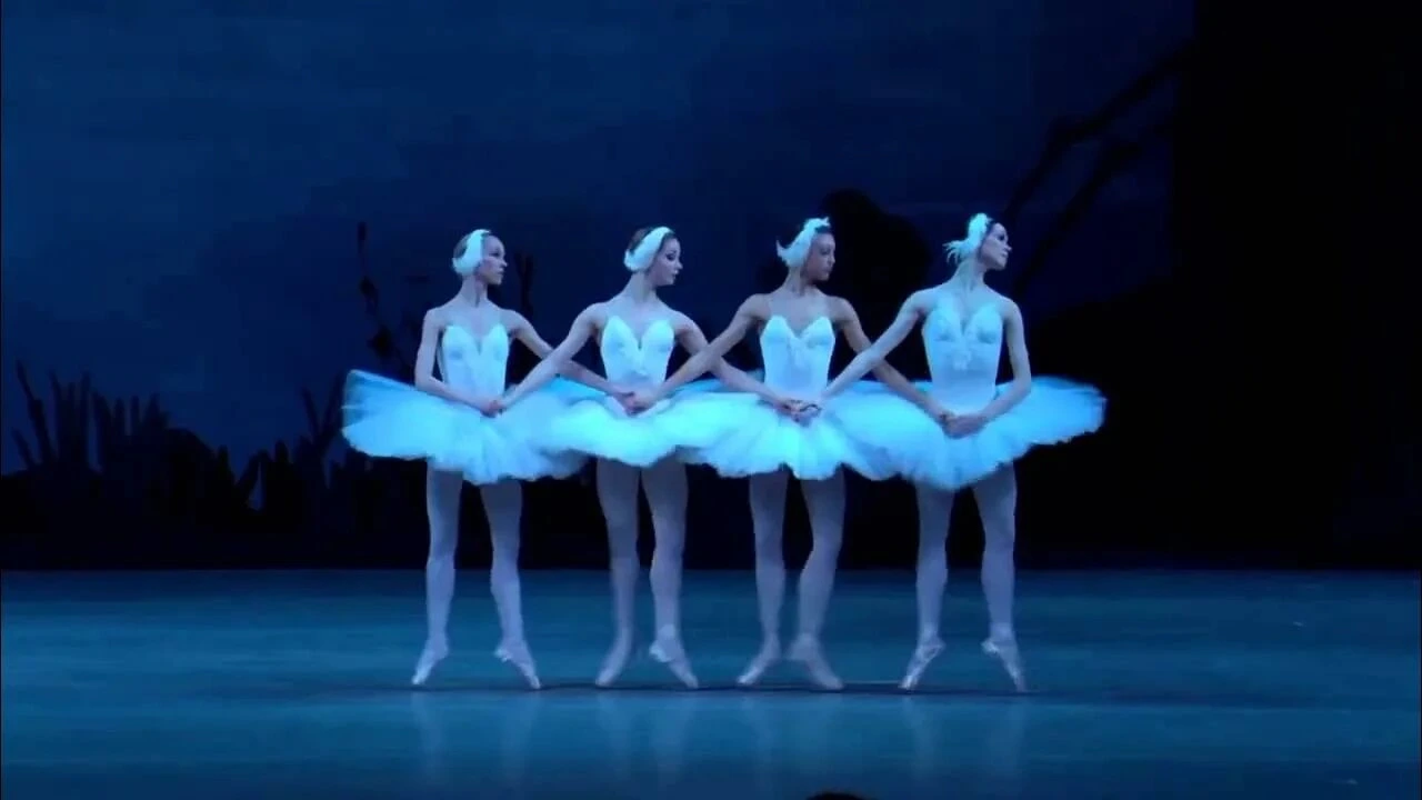 Легендарный балет «Лебединое озеро» в Новочеркасске