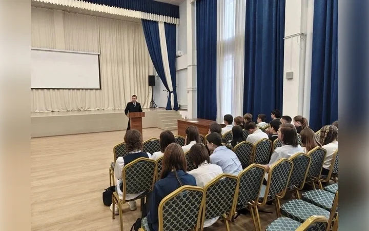 «Безопасные счета», акваланги и поддельные рецепты: как ростовские полицейские ловят мошенников, браконьеров и коррупционеров