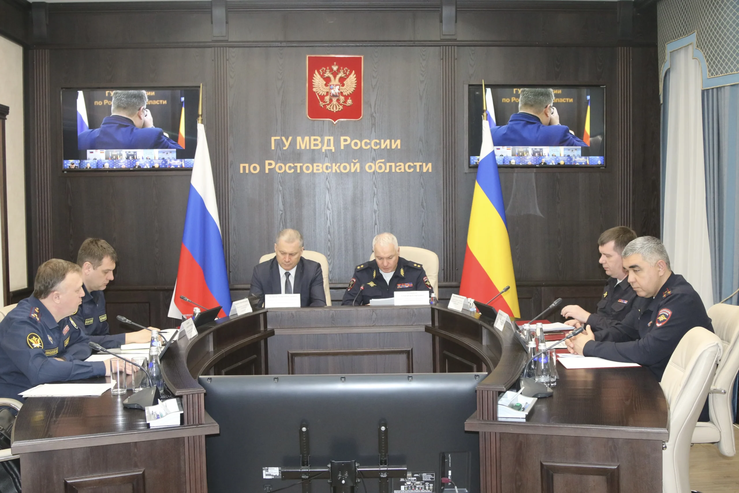 «Пирамида обмана» и убийство за бутылкой: как ростовская полиция ловит мошенников и раскрывает преступления