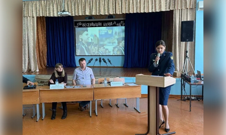 «Колокола, карьера и память»: как в колониях Ростовской области звонят в честь Гагарина, ищут работу и чтут жертв войны