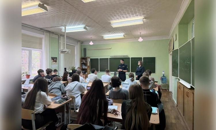 «Колокола, карьера и память»: как в колониях Ростовской области звонят в честь Гагарина, ищут работу и чтут жертв войны