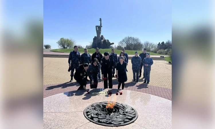 «Колокола, карьера и память»: как в колониях Ростовской области звонят в честь Гагарина, ищут работу и чтут жертв войны