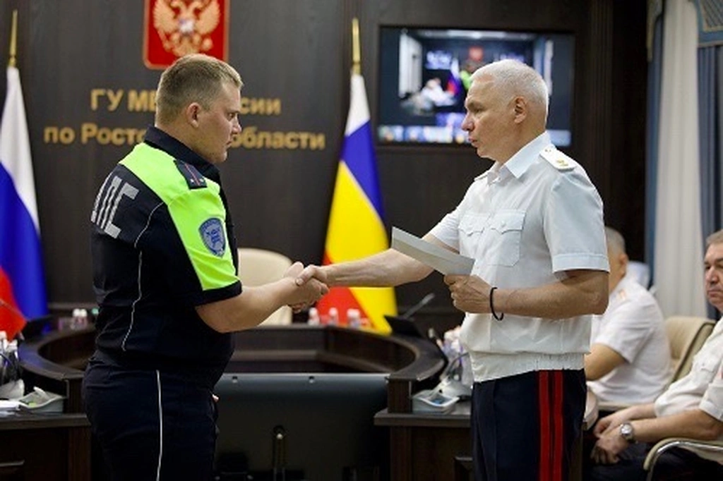 За доблесть, антикоррупционную позицию и борьбу с БПЛА: в ГУ МВД по Ростовской области вручили государственные и ведомственные награды